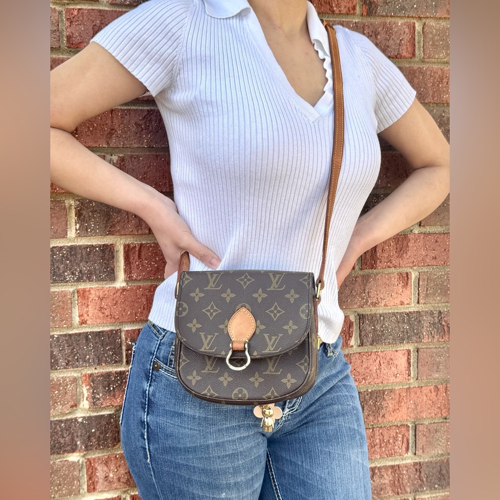 🍬🐰🍬 Charming Louis Vuitton Monogram Saint Cloud PM w/Dust Bag 🍬🐰🍬